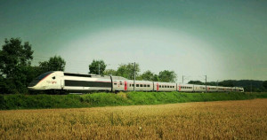 தொடரூந்தை தடம் புரட்டிய இரண்டாம் உலகப்போர்!! 