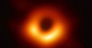 பிளாக் ஹோல் புகைப்படத்தை முதல் முறையாக வெளியிட்ட நாசா!