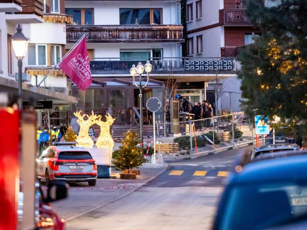 சுவிஸ்சர்லாந்து தீ விபத்தில் காயமடைந்தவர்களை  ஏற்றுக் கொள்வதாக மக்ரோன் அறிவிப்பு!!