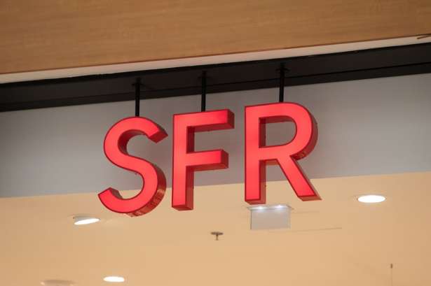 SFR அழைப்புகள், இணையம் மற்றும் SMS முடக்கம்: வாடிக்கையாளர்கள் அவதி!!