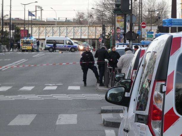 பாரிஸ் Porte de la Chapelle பகுதியில் ஒருவர் அடித்து கொலை செய்யப்பட்டுள்ளார்.