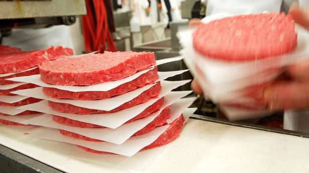 அவதானம்! - இறைச்சியில் கலந்த இரும்பு துண்டுகள்!!