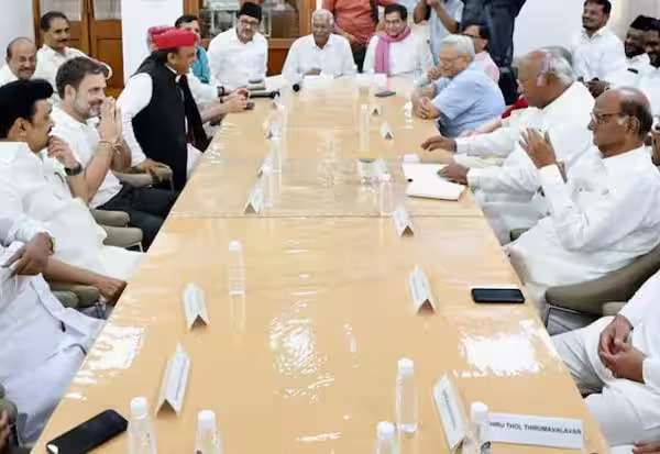  எதிர்கட்சி வரிசையில் இண்டியா கூட்டணி: உரிய நேரத்தில் உரிய முடிவு: மல்லிகார்ஜூன கார்கே 
