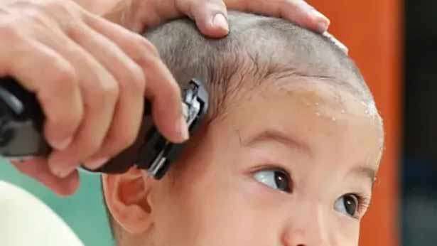  மொட்டை அடித்தால் முடி வேகமாக மற்றும் அடர்த்தியாக வளருமா..?