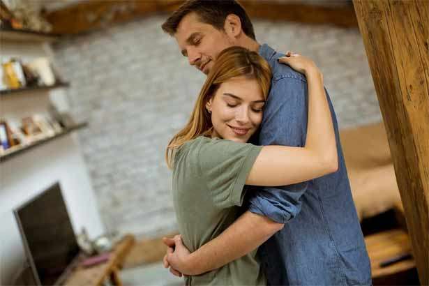 கணவன் மனைவி உறவுக்குள் இருக்க வேண்டியது  காமமா ?? காதலா??? 
