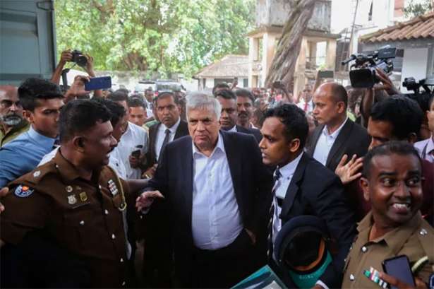 அதிதீவிர சிகிச்சைப் பிரிவுக்கு மாற்றப்பட்ட ரணில்