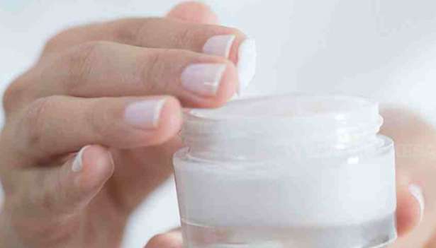 இலங்கையில் சருமத்தை வெண்மையாக்கும் கிறீம்களால் ஆபத்து