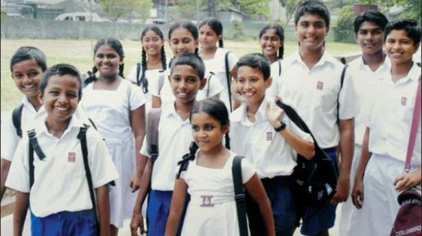 இலங்கையில் வகுப்பறையில் மாணவர்களின் எண்ணிக்கையை குறைக்க திட்டம்