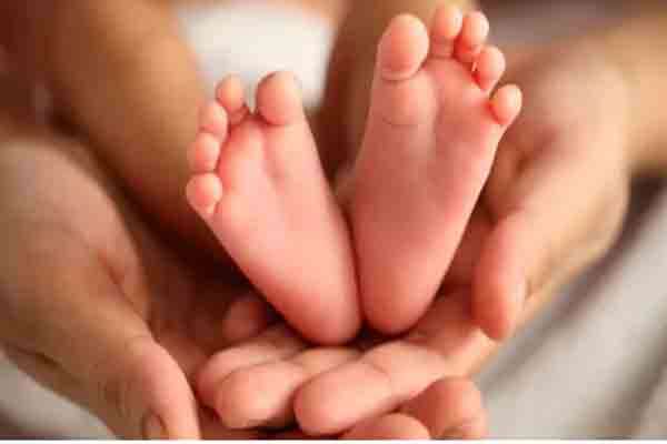 மதுவுக்காக இரண்டு மாதக் குழந்தையை விற்ற தாய்