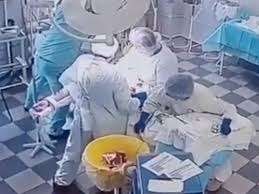 கடும் நில அதிர்விலும் அறுவை சிகிச்சை செய்த மருத்துவர்கள்