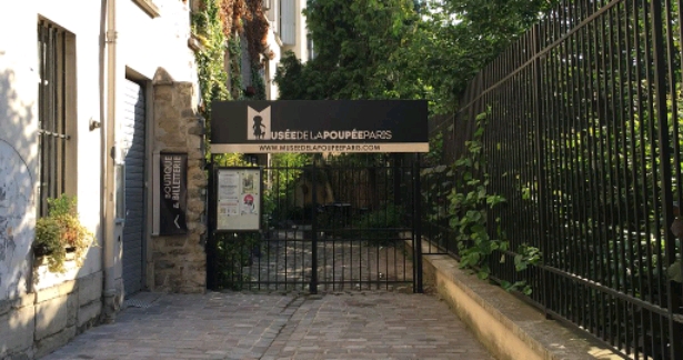 Musée de la Poupée - இது பொம்மைகளின் கதை!!